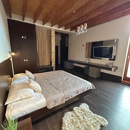 Ar Golden House Hotel Кошице Екстериор снимка